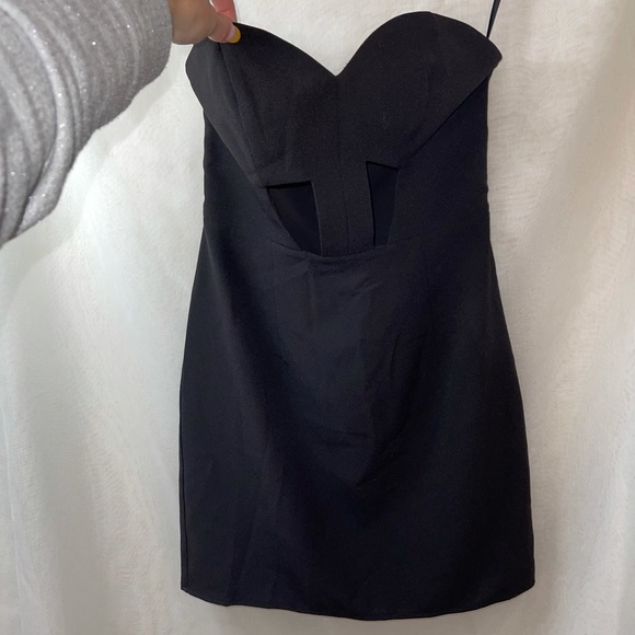 NBD x Naven Twins Cut Out Dress in black - Picture 4 of 7